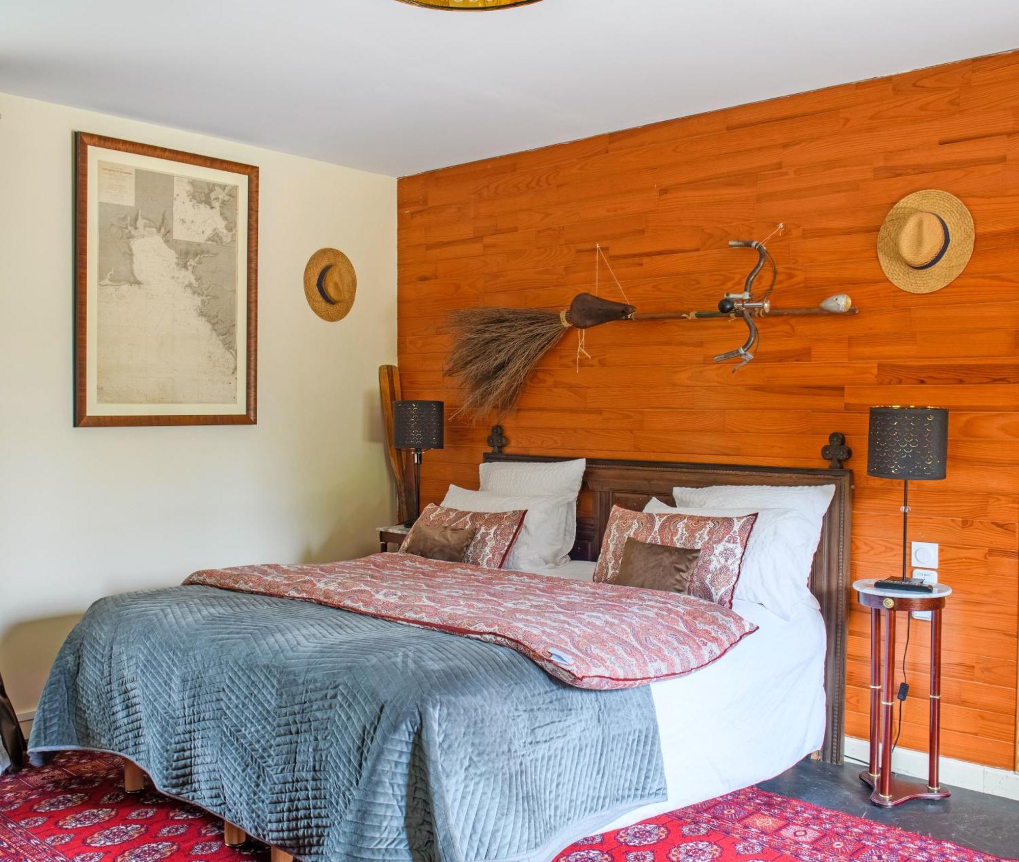 Bed and Breakfast Les Pierres Bleues Saint-Coulitz Esterno foto