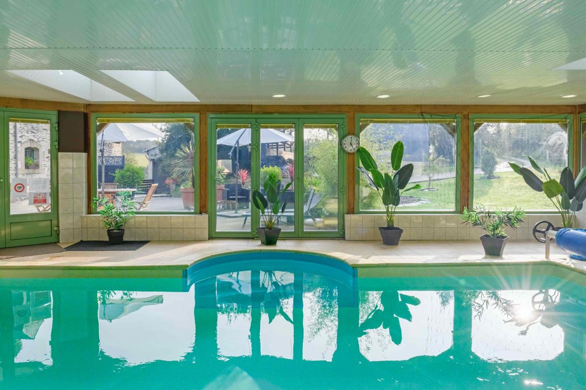 Bed and Breakfast Les Pierres Bleues Saint-Coulitz Esterno foto