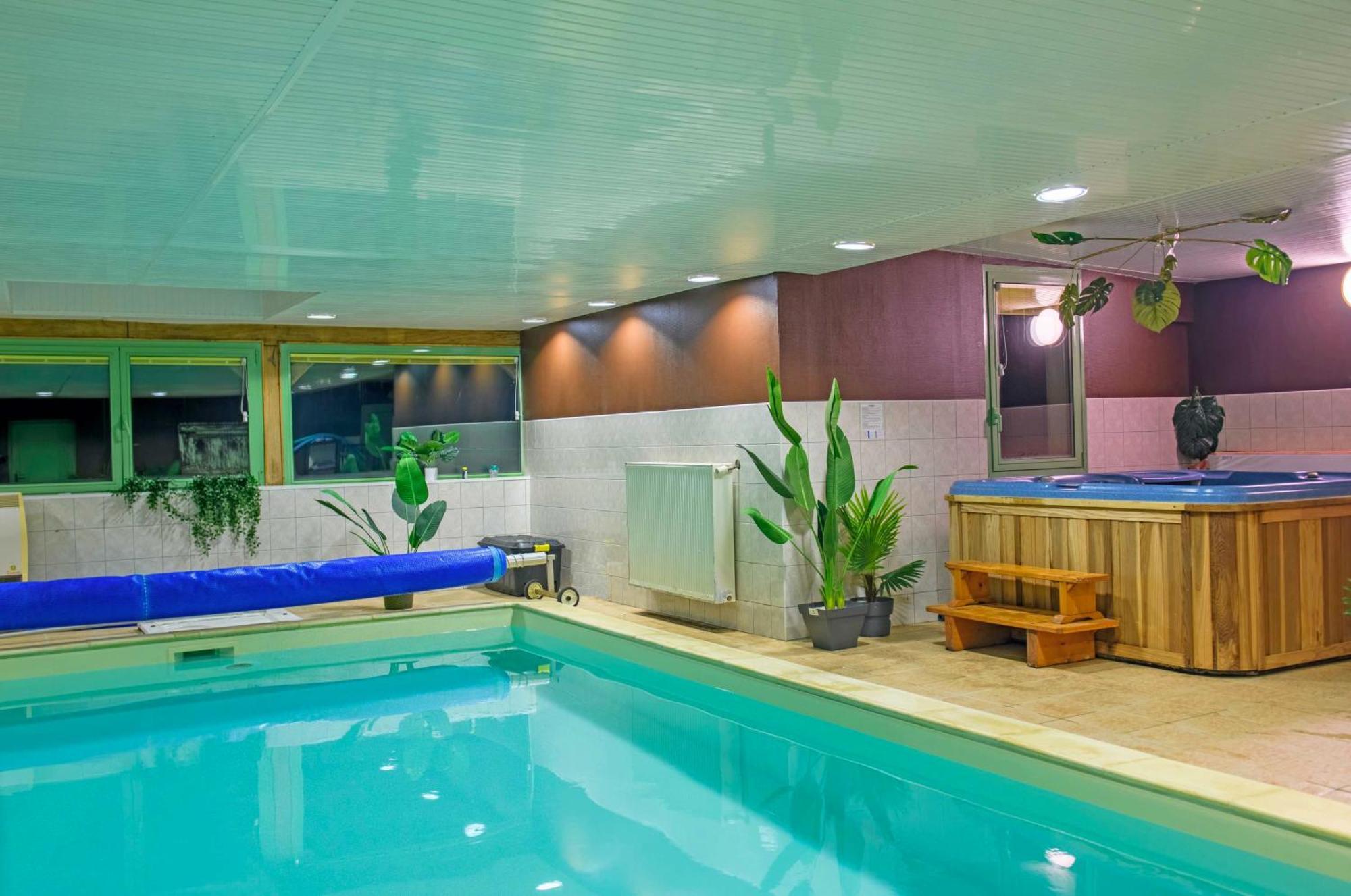 Bed and Breakfast Les Pierres Bleues Saint-Coulitz Esterno foto