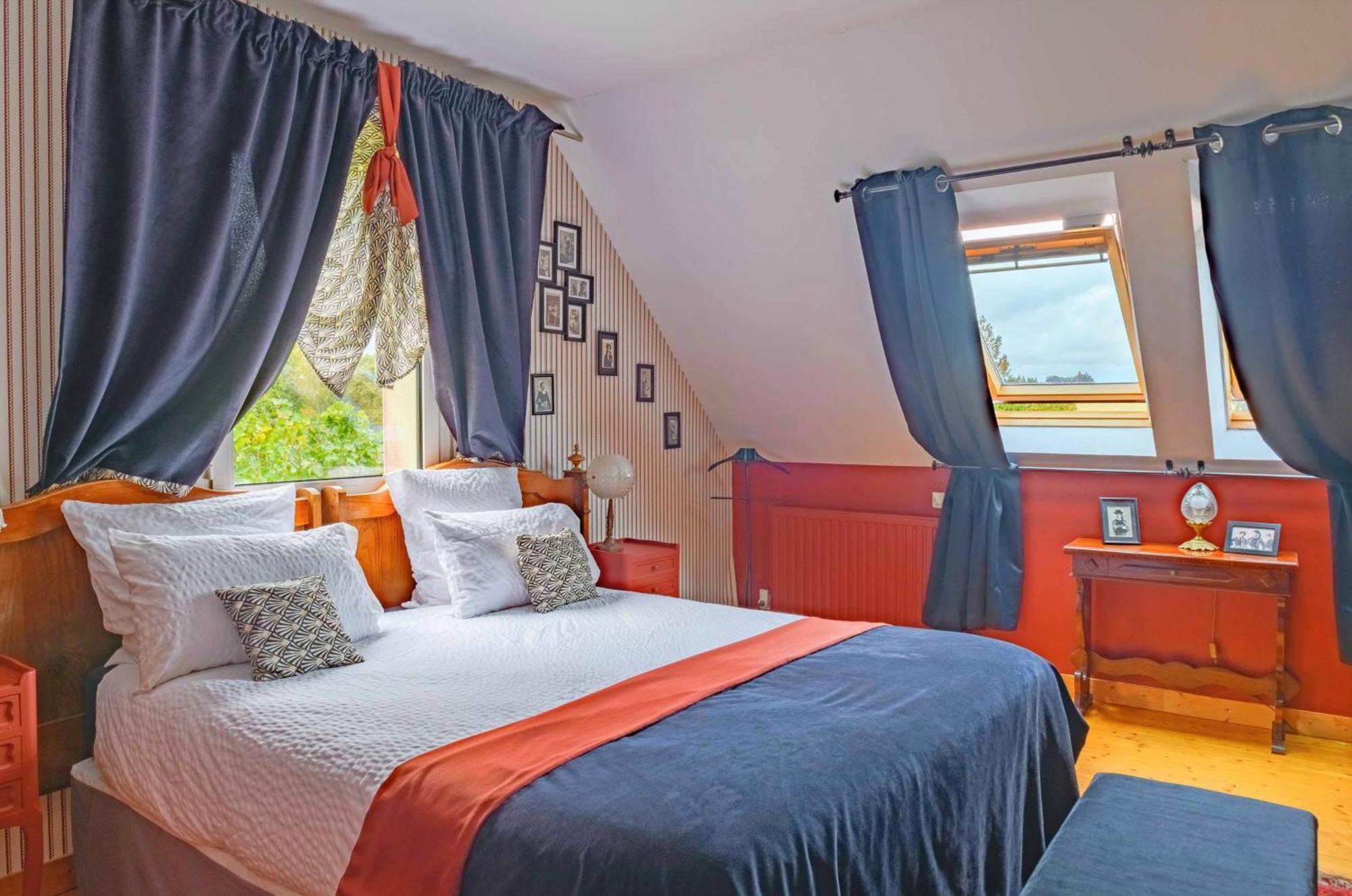 Bed and Breakfast Les Pierres Bleues Saint-Coulitz Esterno foto