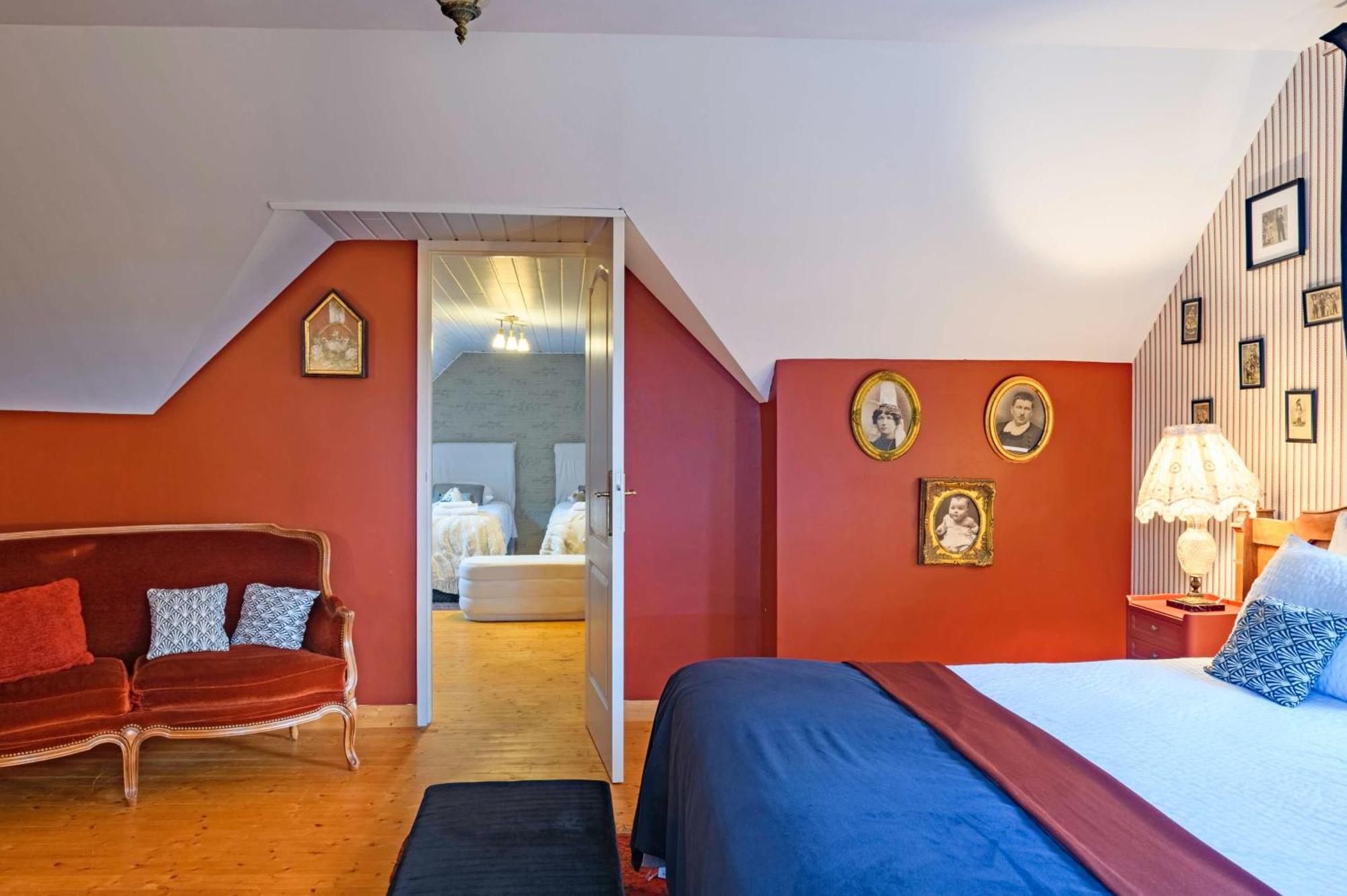 Bed and Breakfast Les Pierres Bleues Saint-Coulitz Esterno foto